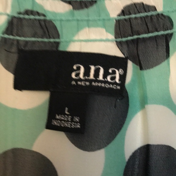 Adorable sheer polka blouse - Picture 5 of 5